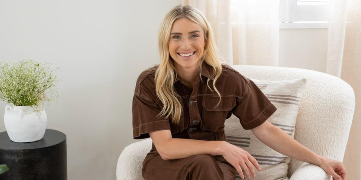 Jasmine Roth held back tears while announcing her departure from HGTV ...